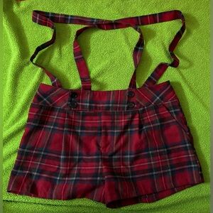FOREVER 21•RED PLAID•SUSPENDER SHORTS.
